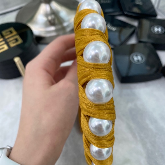 YELLOW PEARL HAEDBAND - Picture 6 of 7